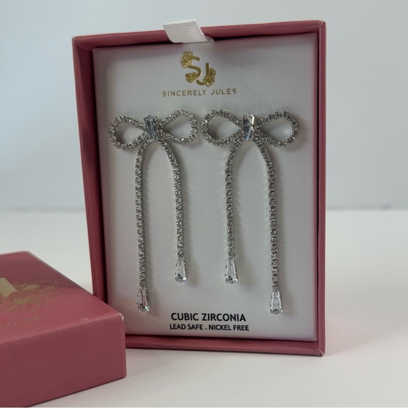 Sincerely Jules Cubic Zirconia Bow Earrings (Silver) - Picture 8 of 14